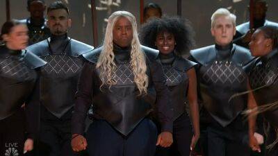 Kenan Thompson - Emmy Awards - Emmys Opening Musical Montage Baffles Viewers: ‘The Emmys Are Already a Mess. I Love It.’ - thewrap.com