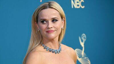 Jennifer Aniston - Reese Witherspoon - Bradley Jackson - Reese Witherspoon Wore Another Elle Woods-Inspired Look on the Emmys Red Carpet - glamour.com