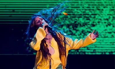 Camila Cabello - Ryan Seacrest - Voice - Camila Cabello rocks Rio in an amazing yellow outfit - us.hola.com - Brazil - Los Angeles - Puerto Rico - Portugal - Eu - county Rock