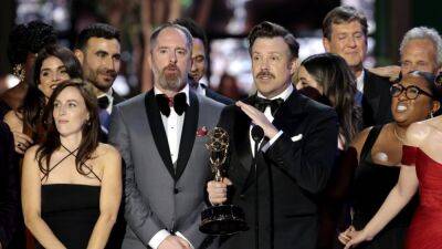Jason Sudeikis Thanks His Kids, Otis and Daisy, in 'Ted Lasso' Comedy Series Emmy Speech - www.etonline.com - Britain
