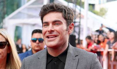 Zac Efron - Paul Smith - Peter Farrelly - Kyle Allen - Archie Renaux - Zac Efron Smiles Wide at TIFF 2022, His First Red Carpet Appearance in Over Three Years - justjared.com - county Hall - Canada