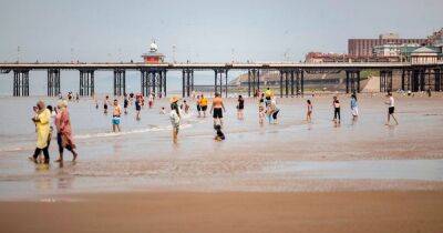 Beachgoers told to avoid swimming after sewage and pollution alerts issued - manchestereveningnews.co.uk - Britain - Manchester - city Sandy