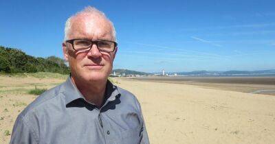 Voice - BBC commentator Eddie Butler dies aged 65 during charity trek in Peru - ok.co.uk - Peru