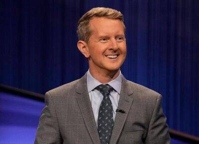 Ken Jennings - Ken Jennings Hit With Backlash For Allowing ‘Jeopardy!’ Contestant To Correct Answer - etcanada.com - Britain - county Jennings - county Love