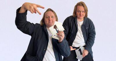 Lewis Capaldi - Chris Brown - David Guetta - Tom Odell - Lewis Capaldi scores third UK Number 1 single with Forget Me: "This one goes out to my enemies!" - officialcharts.com - Britain - Scotland