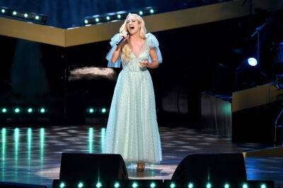 Carrie Underwood - Vince Gill - Amy Grant - Carrie Underwood Delivers Powerful Rendition Of ‘Go Rest High On That Mountain’ To Honour Vince Gill - etcanada.com - Nashville