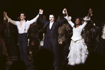 Andrew Lloyd Webber - Cameron Mackintosh - ‘Phantom of the Opera’ sales explode after shock closing announcement - nypost.com - London - New York - Chicago