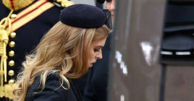 prince Harry - Meghan Markle - prince Andrew - Beatrice Princessbeatrice - Edoardo Mapelli Mozzi - princess Beatrice - Andrew Princeandrew - Prince Harry - princess Anne - Charles - Elizabeth Ii - Peter Phillips - Royal Family - Charles Iii III (Iii) - Princess Beatrice looks down as she is supported by husband Edoardo at Queen's funeral - ok.co.uk - Britain - county Hall - city Westminster, county Hall - county Prince Edward
