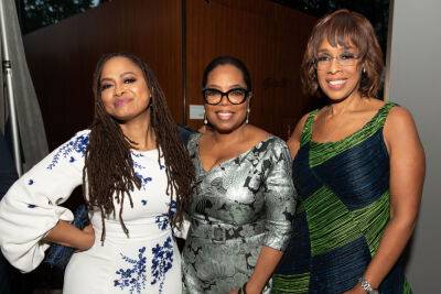 Ava Duvernay - Gayle King - Tiktok - Oprah Tricks Gayle King And Her Friends Into Taking A Very, Very Long Hike - etcanada.com - county Maui - South Africa