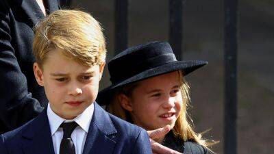 Watch Princess Charlotte Instruct Prince George on Proper Royal Protocol - glamour.com