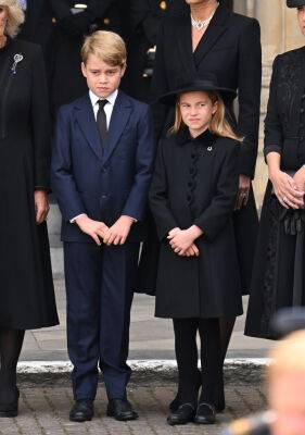 queen Elizabeth - Louis Princelouis - Princess Charlotte Gives Prince George A Friendly Reminder To Bow During The Queen’s Funeral - etcanada.com - Britain - Charlotte - city Charlotte