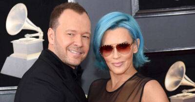 Inside Donnie Wahlberg and Jenny McCarthy's impressive Illinois home - complete with its own golf green - www.msn.com - USA - Illinois - county Charles