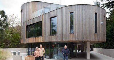 Kevin Maccloud - Channel 4 Grand Designs viewers baffled as south Manchester house goes £1 MILLION over budget - manchestereveningnews.co.uk - Sweden - Manchester