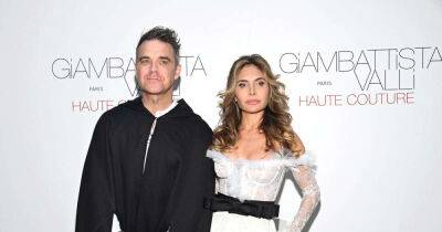 Robbie Williams - Elizabeth Ii II (Ii) - Ayda Field - Robbie Williams’ wife Ayda Field shares rare photo of couple’s children to Instagram - msn.com - Britain