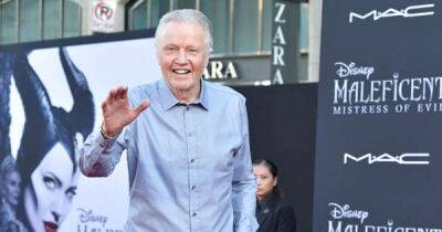 Donald Trump - Jon Voight - Jon Voight broke down in tears as recalls Donald Trump offering to pay for cancer treatment - msn.com - USA