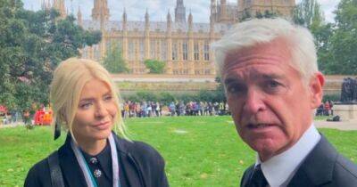 Holly Willoughby - Phillip Schofield - Tiktok - Moment Holly Willougby and Phillip Schofield walked past Westminster queue in TikTok clip - dailyrecord.co.uk - Britain - county Hall - city Westminster, county Hall