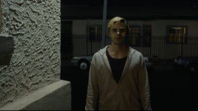 Ryan Murphy - Niecy Nash - Jeffrey Dahmer - Evan Peters Evades the Law and Keeps on Killing in Latest ‘Dahmer’ Trailer (Video) - thewrap.com - Netflix