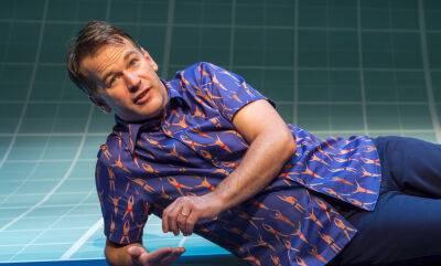 Lincoln Center - Mike Birbiglia - Mike Birbiglia Bringing New Solo Show To Broadway, Announces ‘Old Man & The Pool’ On ‘Tonight Show’ - deadline.com - Los Angeles - USA - New York