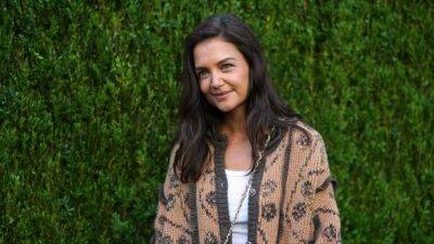 Katie Holmes - Chanel - Katie Holmes Just Wore All Her Style Signatures At Once - glamour.com - New York