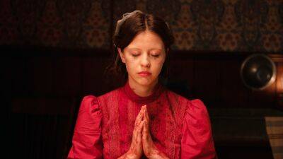 Mia Goth - Mia Goth’s Show-Stopping 9-Minute ‘Pearl’ Monologue Deserves Oscar Attention - variety.com - Texas - Germany - county Howard