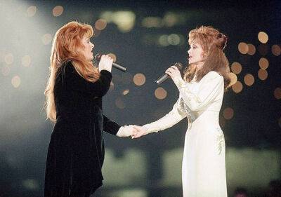 Wynonna Judd - Naomi Judd - Wynonna Judd On Continuing Planned Mother-Daughter Tour After Naomi Judd’s Death: ‘It’s Going To Heal Me’ - etcanada.com