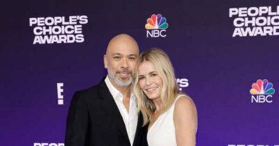 Jo Koy doesn't find it 'too hard' to remain friends with Chelsea Handler after their split - www.msn.com