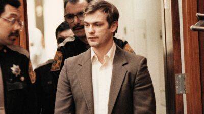 Evan Peters - Jeffrey Dahmer - Here’s Why Jeffrey Dahmer Never Came Out to His Parents How His Family Reacted When They Found Him With a Man - stylecaster.com - USA - city Columbia - Indiana - county Story - Ohio - Wisconsin - Milwaukee, state Wisconsin