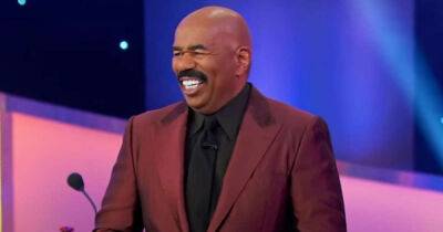 Steve Harvey - Johnny Knoxville - 7 Times Steve Harvey And Jackass' Cast Made Comedy Gold During Celebrity Family Feud's Finale - msn.com