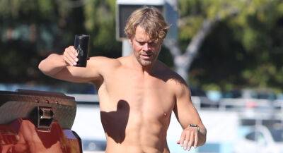 Adam Levine - 'NCIS: Los Angeles' Star Eric Christian Olsen Spotted During a Shirtless Beach Day in L.A. - justjared.com - Los Angeles - Los Angeles - Hawaii - Santa Monica