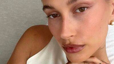 Hailey Bieber's ‘Brownie Glazed Lips’ Are Causing Some Backlash - www.glamour.com - Brazil