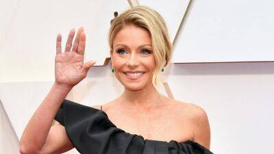 Kelly Ripa Says Working With Former ‘Live!’ Co-Host Regis Philbin ‘Was Not a Cakewalk’ - thewrap.com