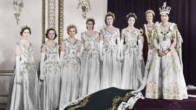 Elizabeth Queenelizabeth - Elizabeth Ii II (Ii) - Queen Elizabeth Ii - Queen Elizabeth's Coronation Maid of Honor Died the Night Before State Funeral - etonline.com - Britain