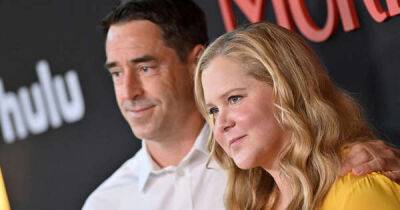 Amy Schumer - Adam Levine - Amy Schumer jokes about 'kicking it' with Adam Levine amid his cheating scandal - msn.com - New York - city Brooklyn, state New York