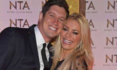 Claudia Winkleman - Tess Daly - Vernon Kay - Bruce Forsyth - Vernon Kay calls Strictly his and Tess Daly's 'third child' ahead of new series - hellomagazine.com