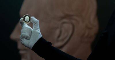 Royal Mint - Charles Iii III (Iii) - Charles Ii II (Ii) - Coins featuring King Charles III's portrait unveiled - manchestereveningnews.co.uk - Britain