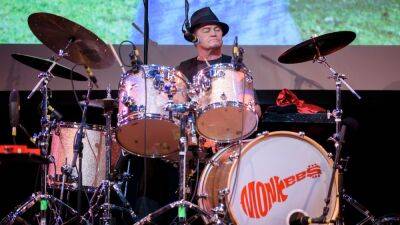 The Monkees’ Micky Dolenz Sues the FBI After Freedom of Information Act Request Gets No Response - thewrap.com - Vietnam