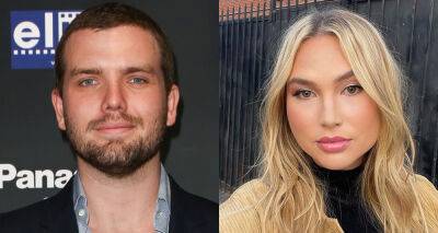 Taylor Swift's Brother Austin Spotted Holding Hands with Model Syndey Ness in New York City - justjared.com - USA - county York - Austin