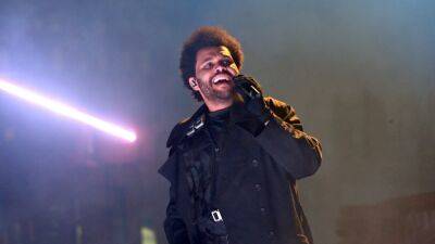The Weeknd Tearfully Ends Los Angeles Concert Early After Losing His Voice - www.etonline.com - Los Angeles - Los Angeles - county Early