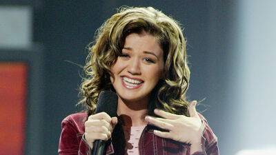 ‘American Idol’ OG Winner Kelly Clarkson Shares Emotional Message Celebrating 20th Anniversary Of Victory - deadline.com - USA