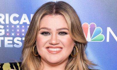 Kelly Clarkson - Voice - Kelly Clarkson shares emotional message about huge life change as fans inundate her with support - hellomagazine.com - USA
