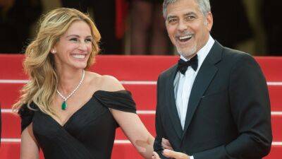 George Clooney - Julia Roberts - Amal Clooney - Danny Moder - Julia Roberts Says George Clooney Saved Her From 'Complete Loneliness' While Filming 'Ticket to Paradise' - etonline.com - Australia - county Hamilton