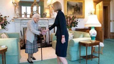 Queen Elizabeth Breaks Tradition While Appointing New British Prime Minister Liz Truss - www.etonline.com - Britain - Scotland