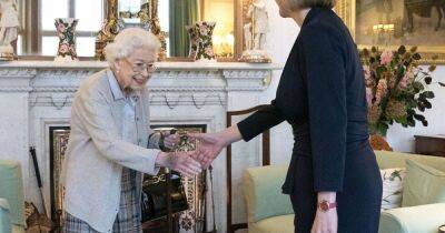 Smiling Queen, 96, pictured leaning on a walking stick as she greets Liz Truss - www.ok.co.uk - Britain - Scotland - county Hartley
