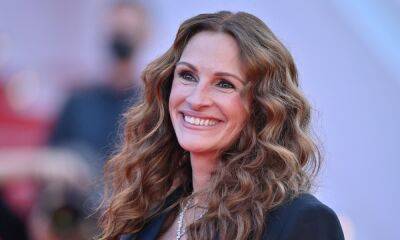 Julia Roberts jokes about struggle with kissing George Clooney in latest film - hellomagazine.com - New York - USA