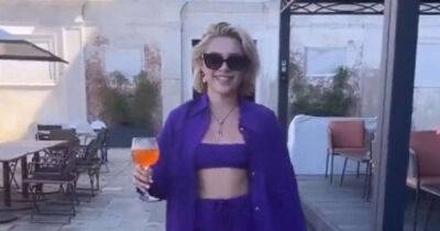 Florence Pugh - Quentin Tarantino - Olivia Wilde - Patrick Stewart - Fans praise ‘iconic’ Florence Pugh video showing star strutting with Aperol spritz in Venice: ‘Unbothered’ - msn.com - Jordan - Seattle - city Venice
