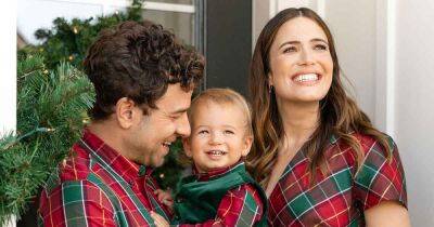 Taylor Goldsmith - Chrissy Metz - Pregnant Mandy Moore Stars in Holiday Fashion Campaign With Husband Taylor Goldsmith and Son August: Photos - usmagazine.com - USA - county Story