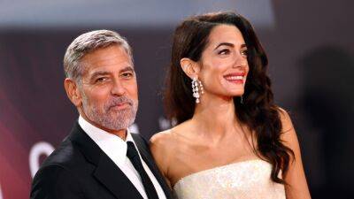 prince Harry - Oprah Winfrey - Amal Clooney - Stella Maccartney - Amal Clooney's Mustard Yellow Minidress Is Totally '70s - glamour.com - Britain - London