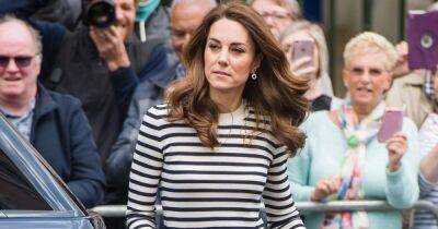 Kate Middleton picks children up from school as senior royals go to Queen's bedside - www.ok.co.uk - Scotland - county Windsor