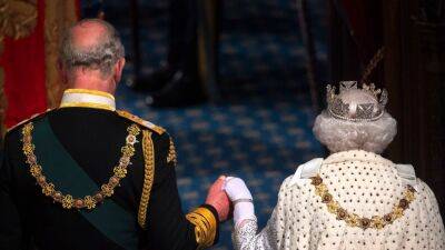 What Happens to the British Monarchy Now? - www.glamour.com - Britain - Barbados - Kenya