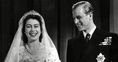 Elizabeth Ii Queenelizabeth (Ii) - Philip Princephilip - princess Anne - Charles Iii - Queen Elizabeth II Paid for Her Silk and Pearl Wedding Gown With WWII Ration Coupons - usmagazine.com - Britain - county Andrew - county King George - county Prince Edward